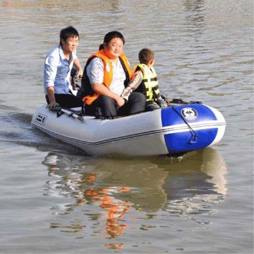 鼎湖公园游玩充气漂流船